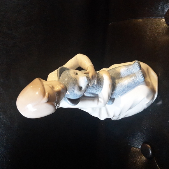 Nao Lladro Girl with Teddy Bear #0145 Porcelain Figurine Retired Spain 7" Tall - Picture 2 of 6